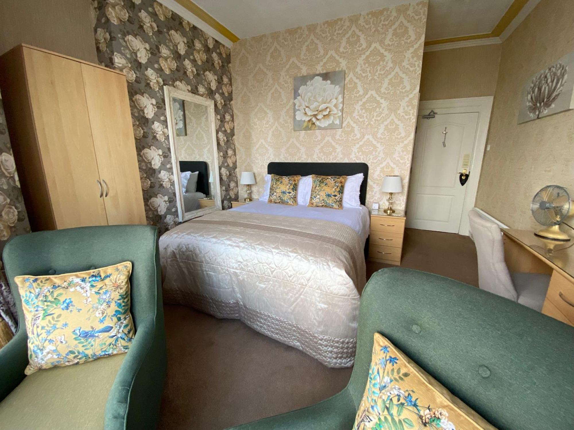 Hotel Stratford House Exclusively For Adults Llandudno Esterno foto