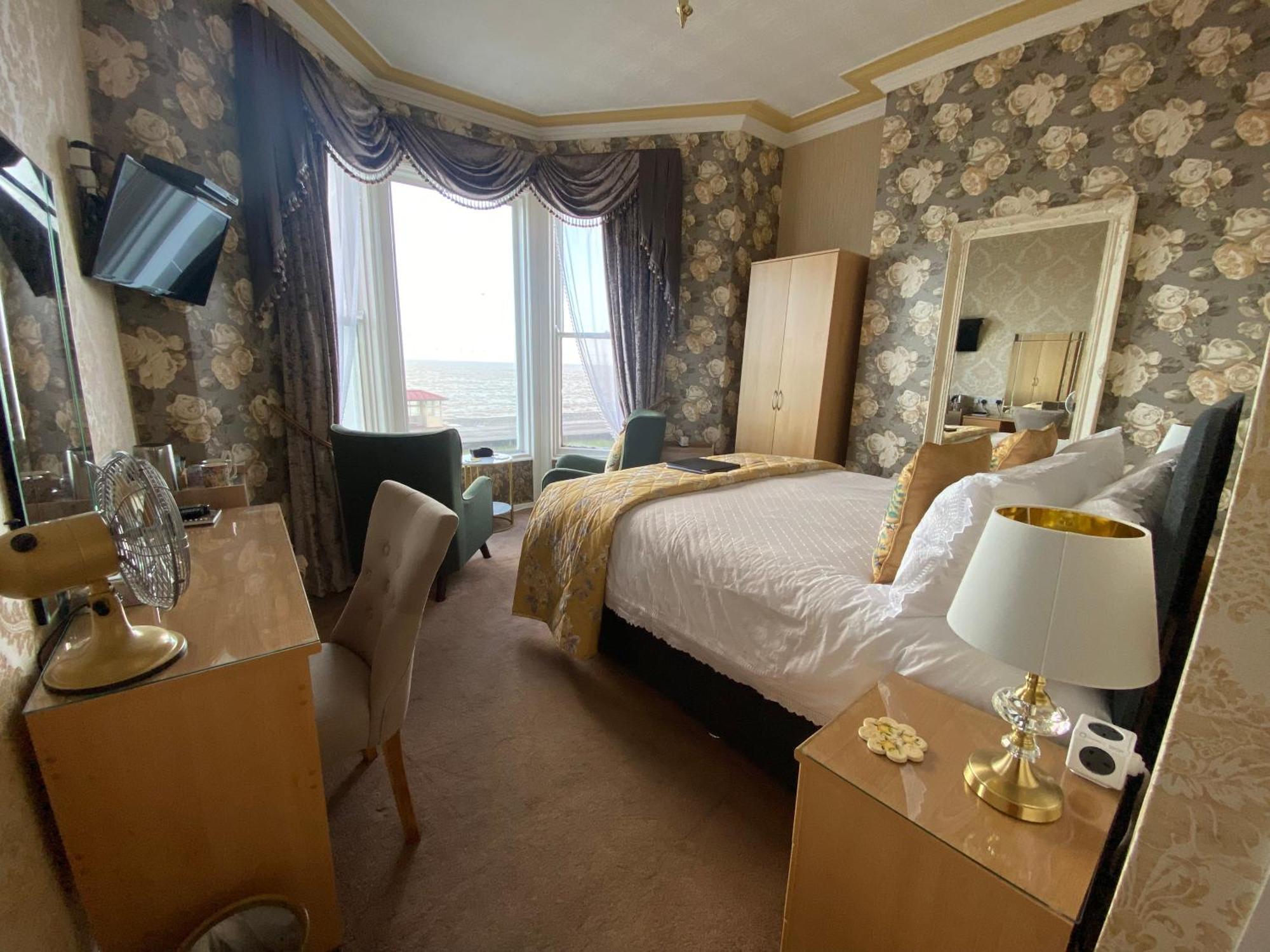 Hotel Stratford House Exclusively For Adults Llandudno Esterno foto